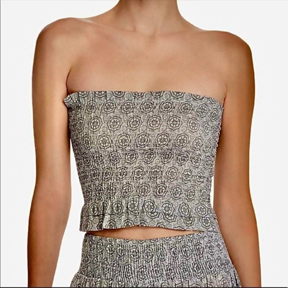 🌈🌈🌈 NWT - smocked boho print tube top 🔥 necklace not pants included